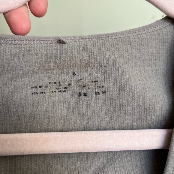 Tan/Gray Garage Top - Picture 4 of 4